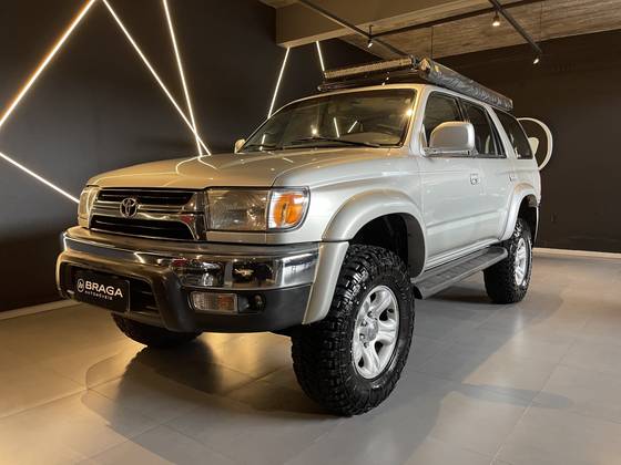TOYOTA HILUX SW4 3.0 4X4 8V TURBO DIESEL 4P MANUAL